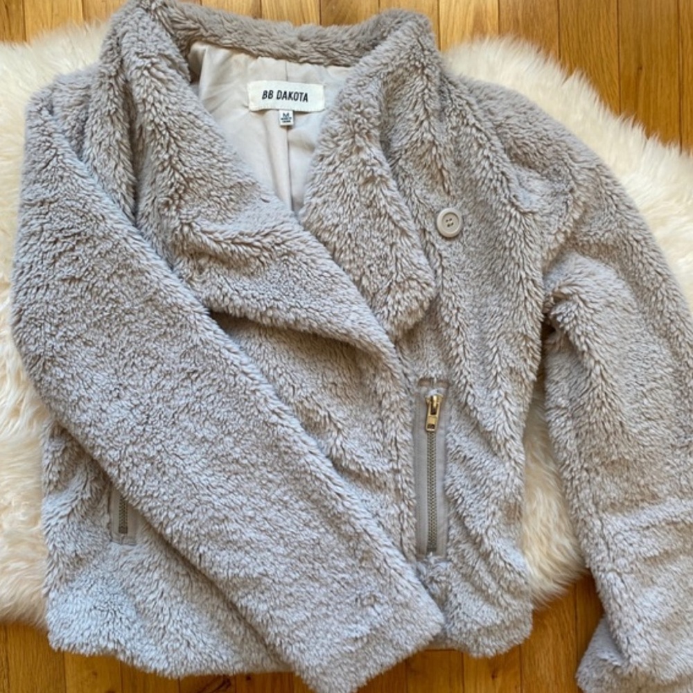 BB Dakota Gray Puffer Jacket Casual Style